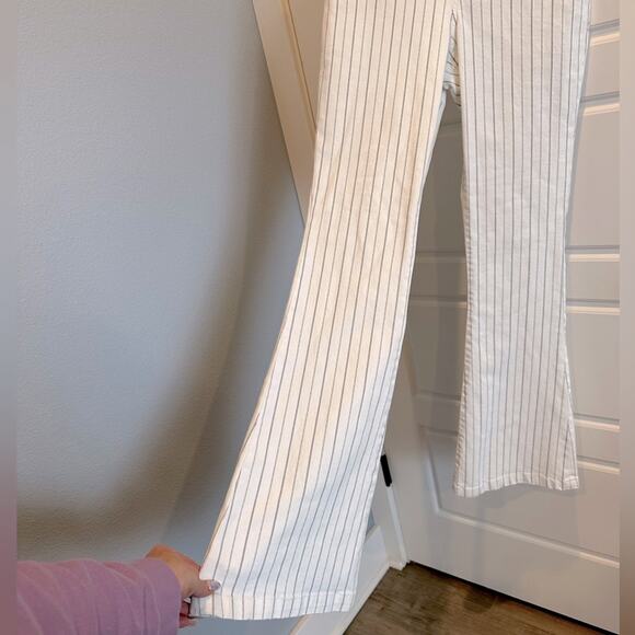 Chelsea & Violet Bell Bottom Flare Jeans White Stripe Women's Jeans - Picture 4 of 6